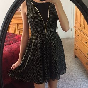 NWT Express Illusion V-Neck minidress