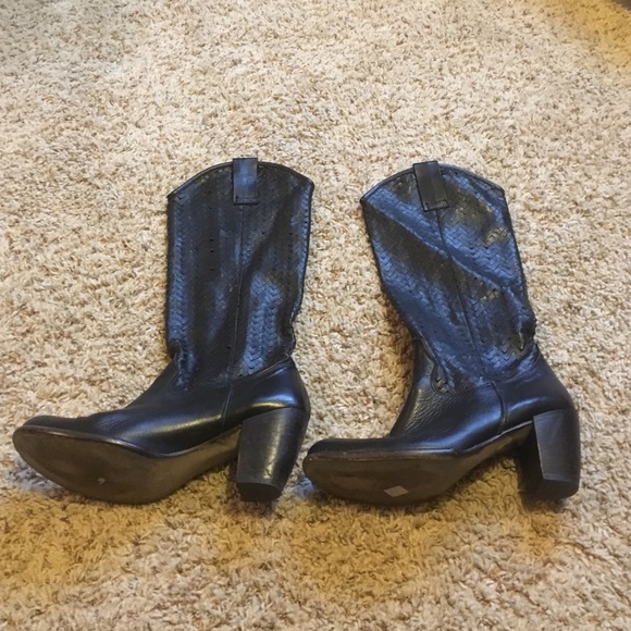 Black heeled cowgirl boots - Picture 1 of 4