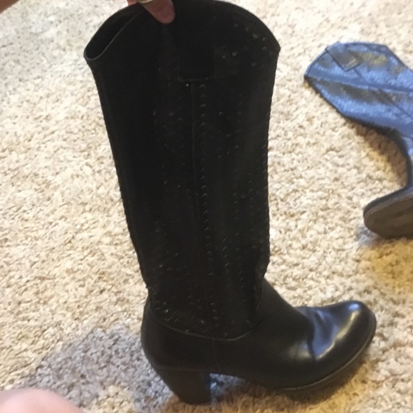 Black heeled cowgirl boots - Picture 3 of 4