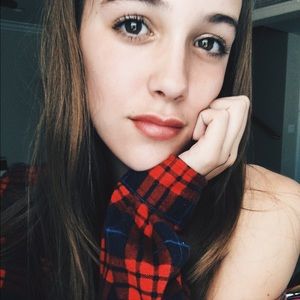 Meet your Posher, Chloe