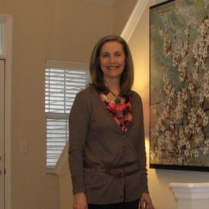 Meet your Posher, Elise