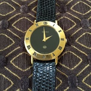 15% off! GUCCI Watch Gold Dial/Black Leather Strap