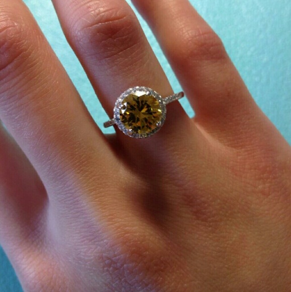 18k White Gold 2.00 Ct Yellow CZ Cushion Ring - Picture 3 of 4