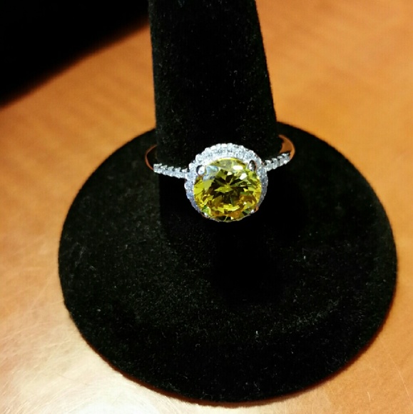 18k White Gold 2.00 Ct Yellow CZ Cushion Ring - Picture 4 of 4