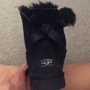 uggs boots with a bow