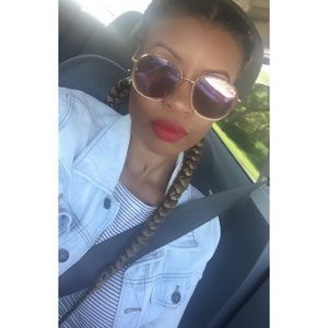 Meet your Posher, Tayler