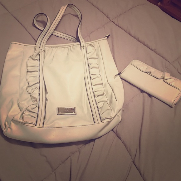 Adorable ny&co tote with matching wallet in EUC
