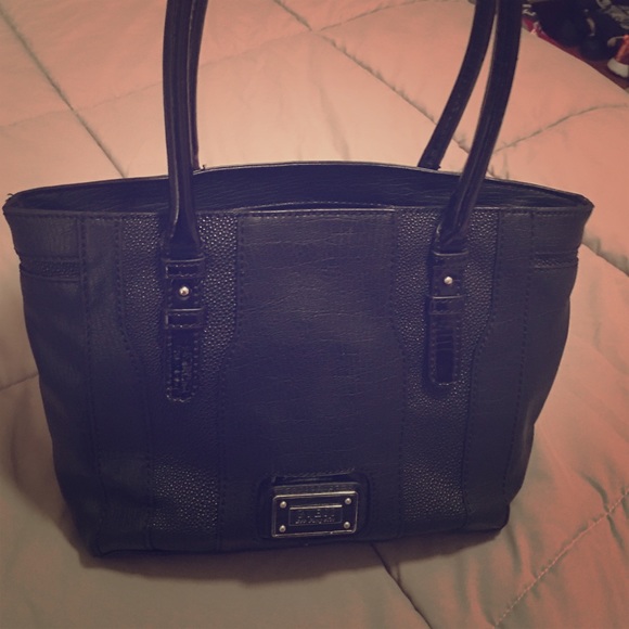 Stunning black authentic GUESS purse