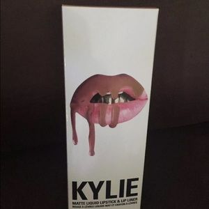 Kylie Lip Kit in Candy K