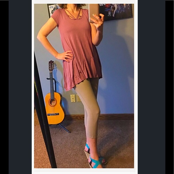 HP! April Spirit Strappy Cutout Tunic- S - Picture 5 of 9