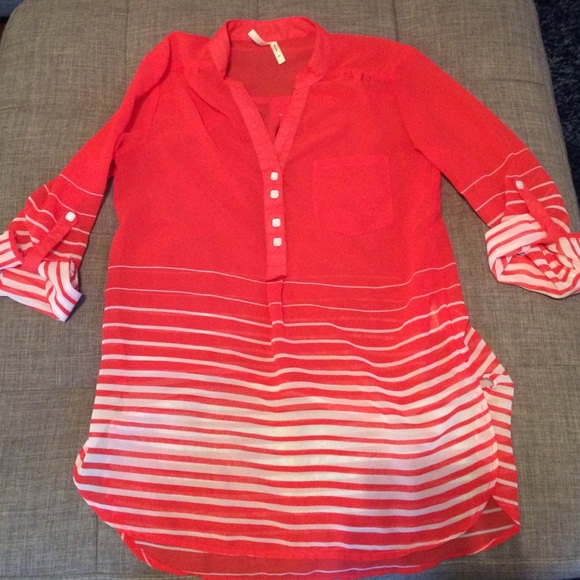 Red and white striped 3/4 sleeve sheer tunic