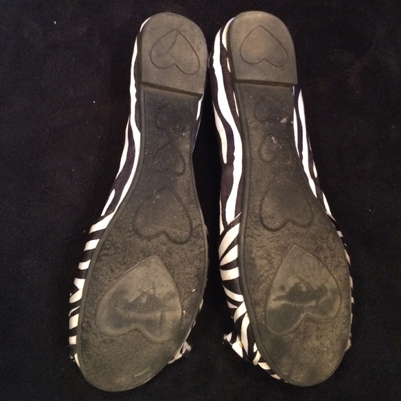 Zebra sateen flat by rocket dog. Size 6 - Picture 2 of 3