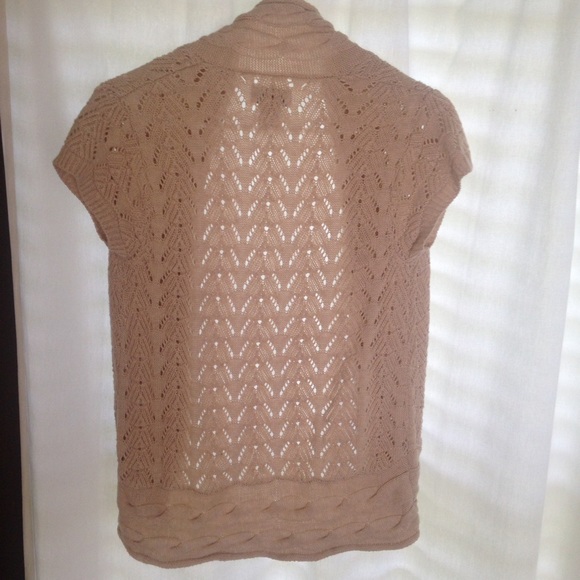 Short Sleeve Cardigan - Picture 2 of 3