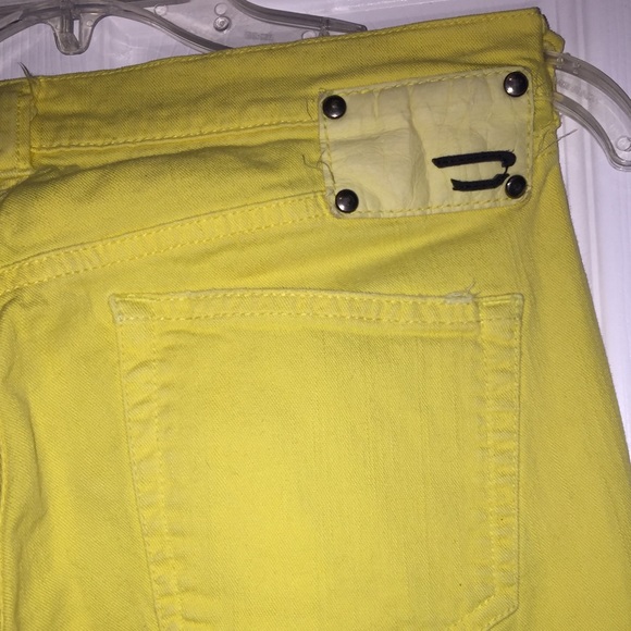 Diesel yellow jeans sz 27