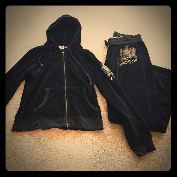 Juicy Couture Velour Sweatsuit 🍒