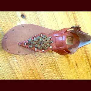 DV sandals