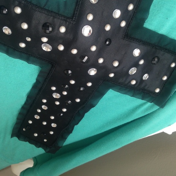 Cross Blouse - Picture 3 of 3