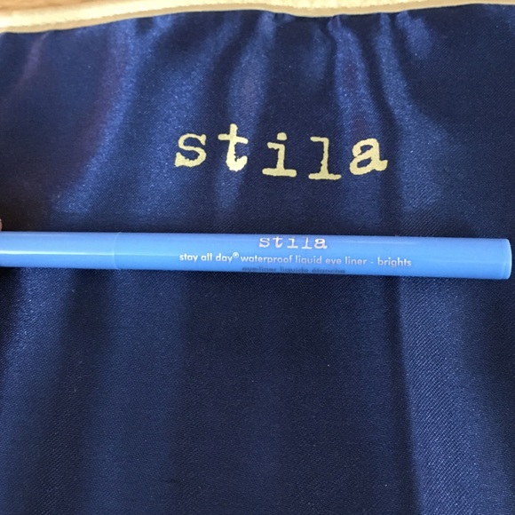 stila periwinkle eyeliner