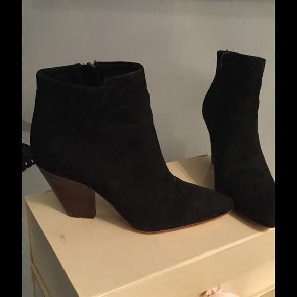 Booties 👠 - Picture 2 of 4