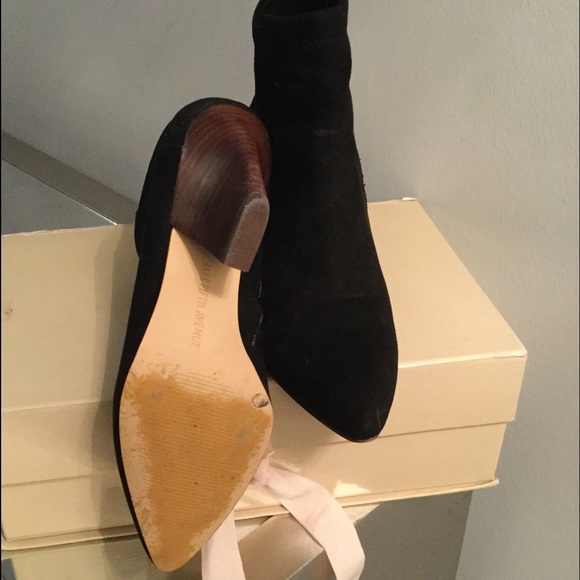 Booties 👠 - Picture 4 of 4