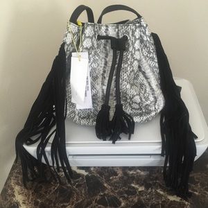 BCBG GENERATION SHOULDER BAG