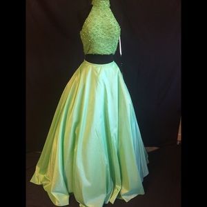 Sherri Hill green size 6 ball gown.