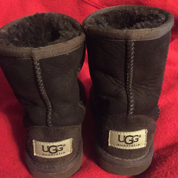 •Sold on Ⓜ️• UGG boots toddler size 8 - Picture 3 of 4
