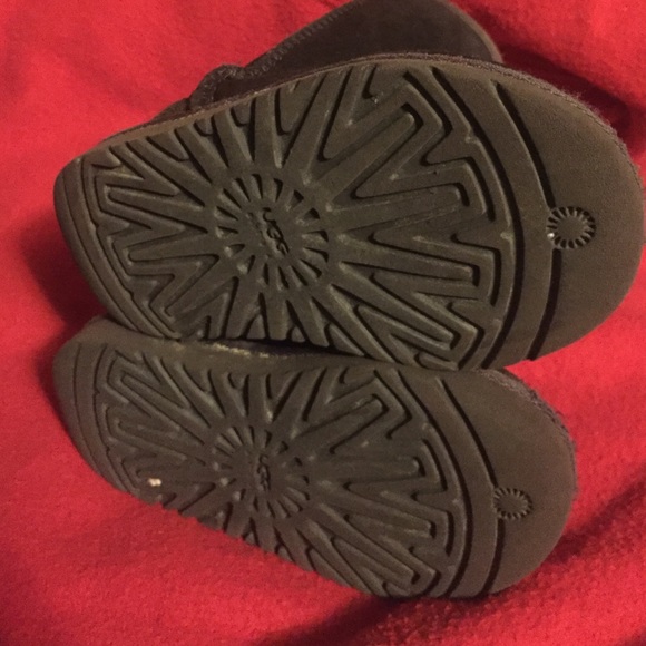 •Sold on Ⓜ️• UGG boots toddler size 8 - Picture 4 of 4