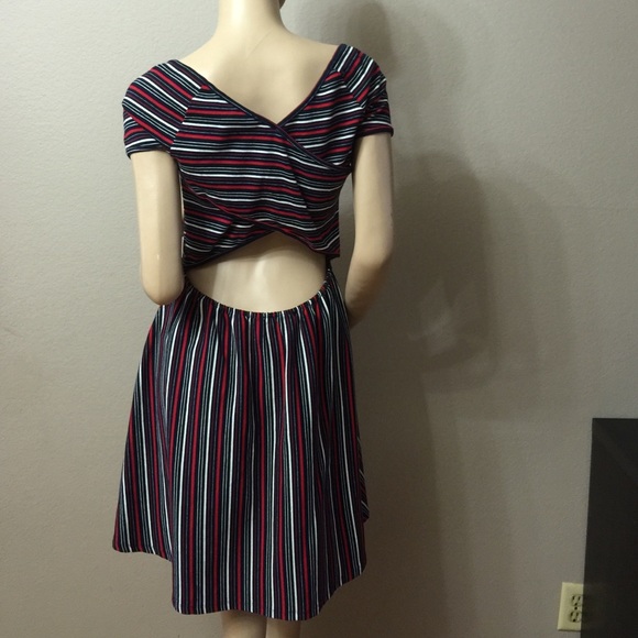 Sold đź‘—Multicolor Striped Open Back Summer Dressđź‘— - Picture 4 of 4