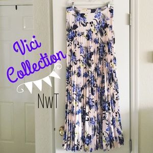 NWT Pleated Floral Maxi Skirt