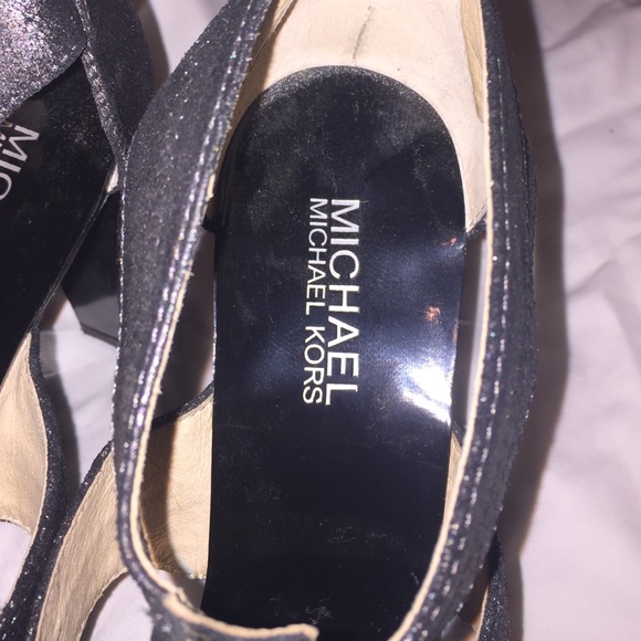 Heels - Picture 3 of 3