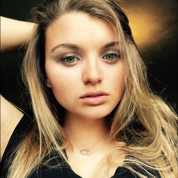 Meet your Posher, Haylee