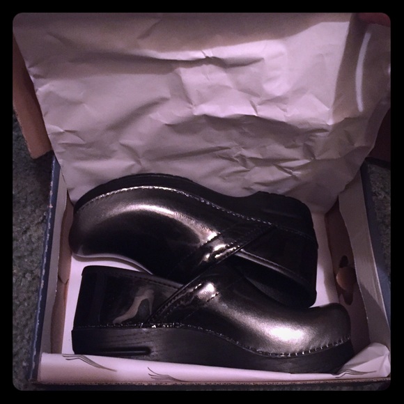 Brand New Danskos