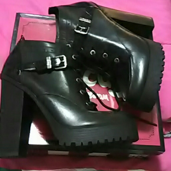 Sam Edelman Booties - Picture 2 of 4