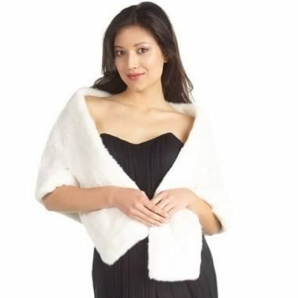 Rachel Zoe Faux Fur Stole with Pockets