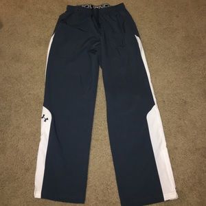 Under Armour men's size medium sweats!