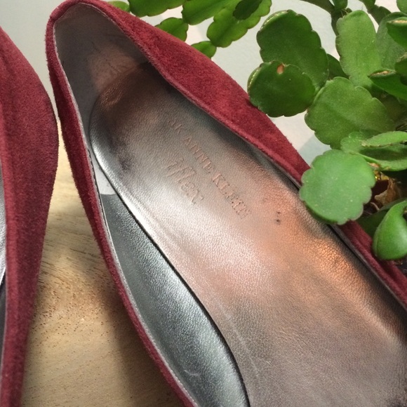 EUC- Anne Klein "iflex" Suede Flats - Picture 3 of 4