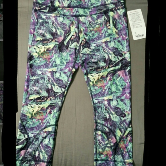 Lululemon Run Inspire Crop II NEW WITH TAGS Sz 10