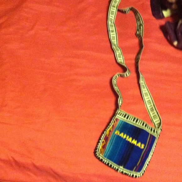 Nice Bahamas bag 👛 - Picture 1 of 3