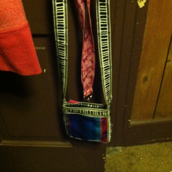 Nice Bahamas bag 👛 - Picture 2 of 3