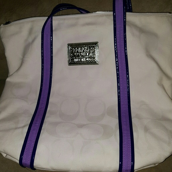 Coach Poppy You Wouldn't Believe Signature Tote - Picture 4 of 4