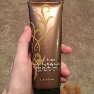 Younique Self tanning lotion