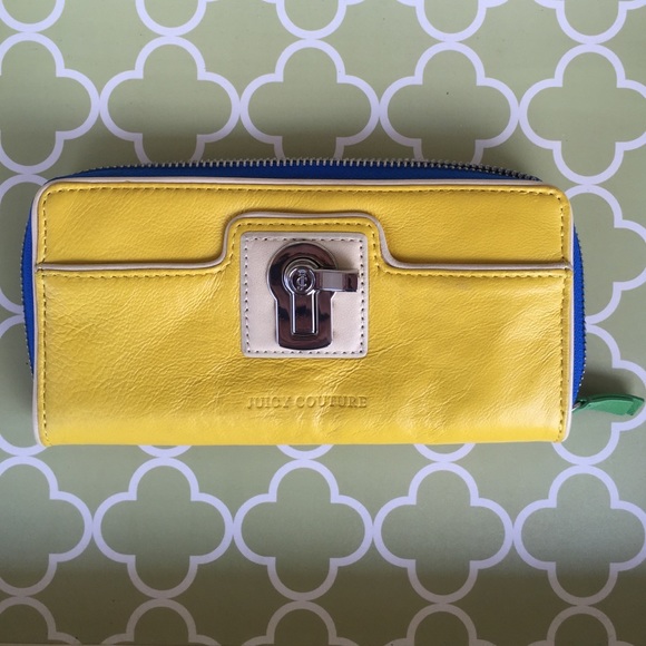 Juicy Couture Wallet / Clutch