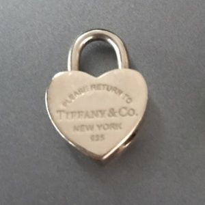 Return to Tiffany mini lock pendant