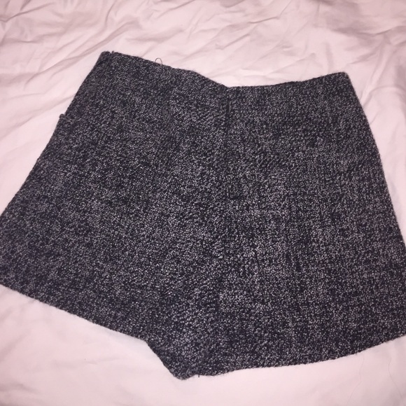 Shorts - Picture 3 of 3