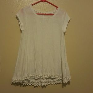 White lace detailed tshirt