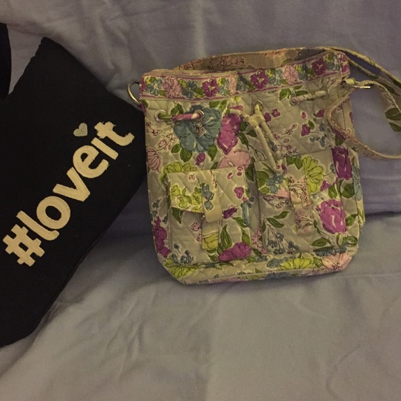 Vera Bradley Bucket Bag---AWESOME condition!