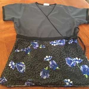 Floral scrub top