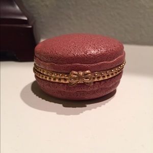 Macaroon trinket box-resin