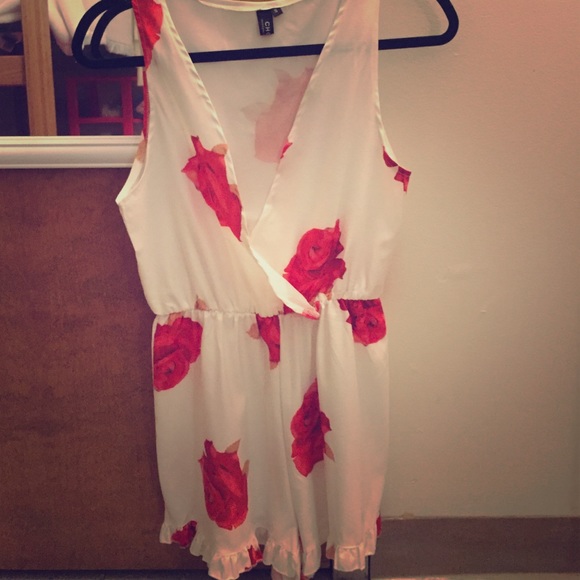 FLORAL ROMPER- WORN ONCE (sabo skirt replica)